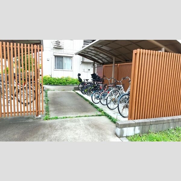 ラ カルチョ 駐輪場