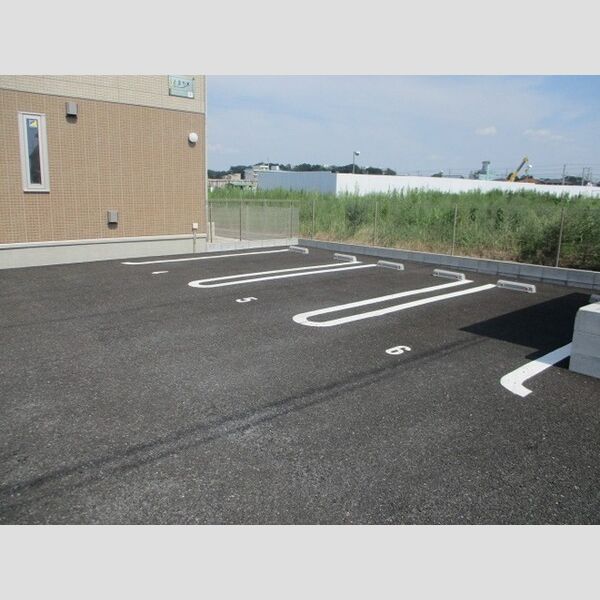 とまり木 駐車場