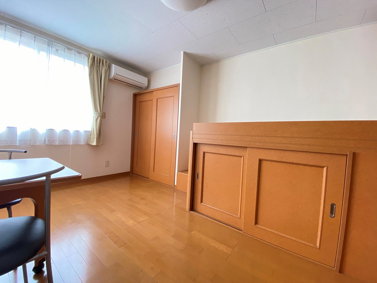 レオパレスｙａｎａｇｉⅢ102号室 リビング