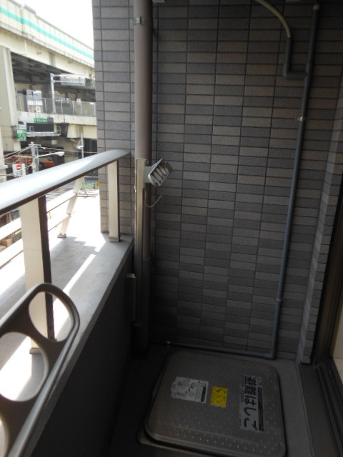 ガラ・グランディ日本橋 開放的で明るい空間を演出してくれるバルコニーです