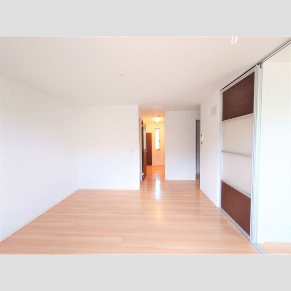 ルミニョンセパル　A LDK12.4帖(別角度)