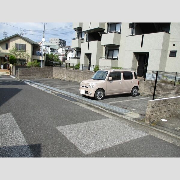ドゥリームアイ・エス 駐車場