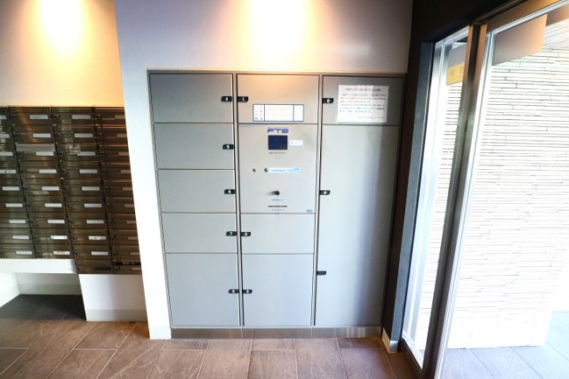 プラウドフラット荻窪Ⅱ 宅配ロッカー　※参考写真