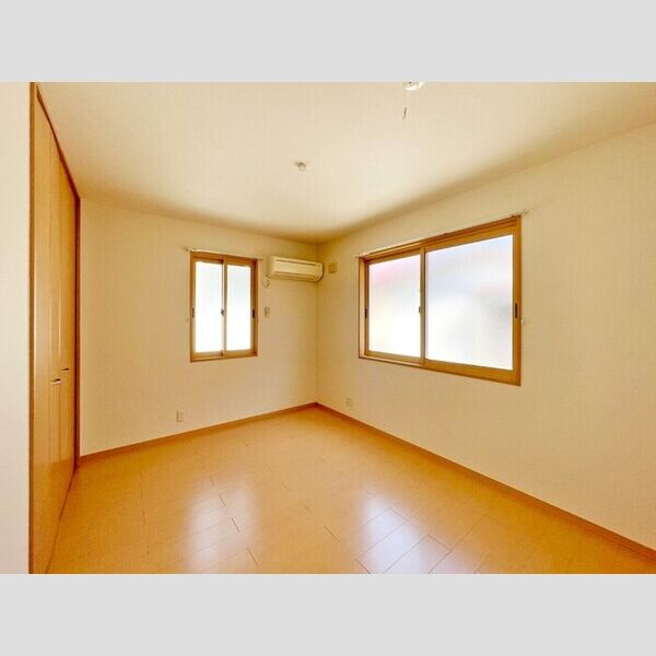 シャトル201号室 洋室