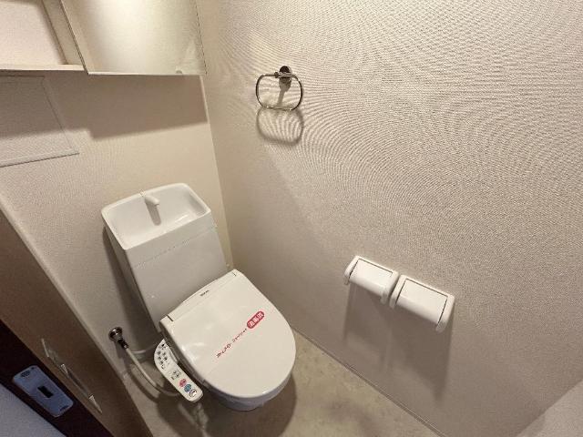 ティアレ305号室 シャワー付トイレ