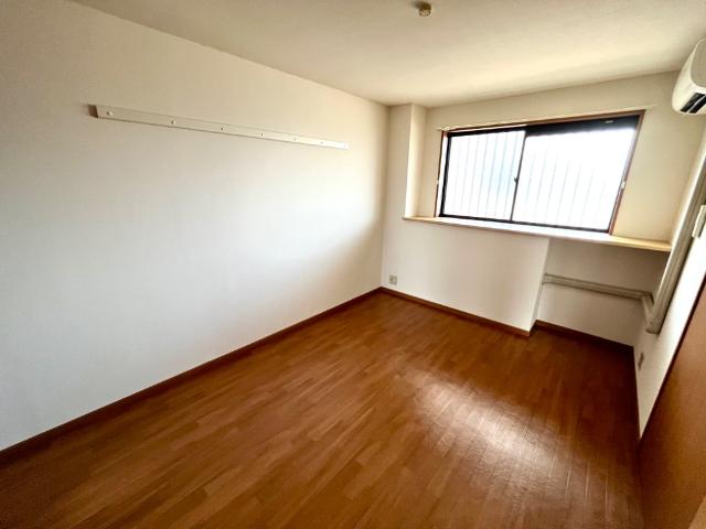 イル・プティット203号室 洋室