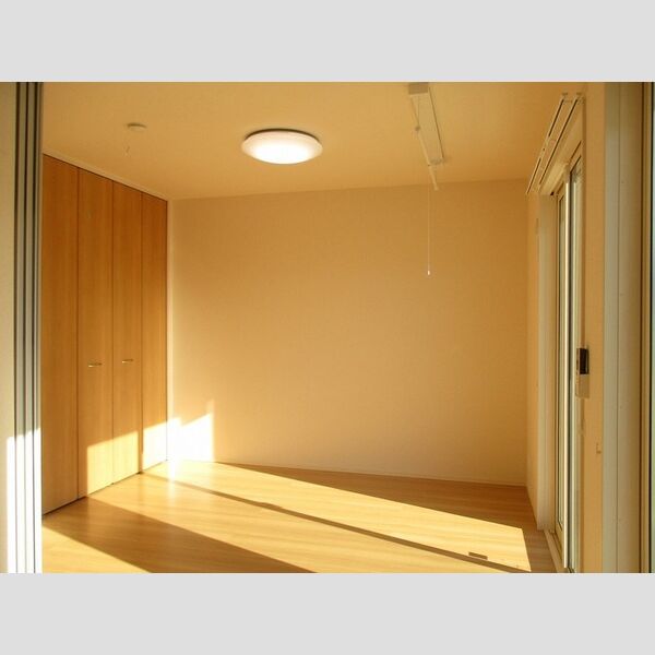 エオス　パーラー影山102号室 洋室(リビング隣接)