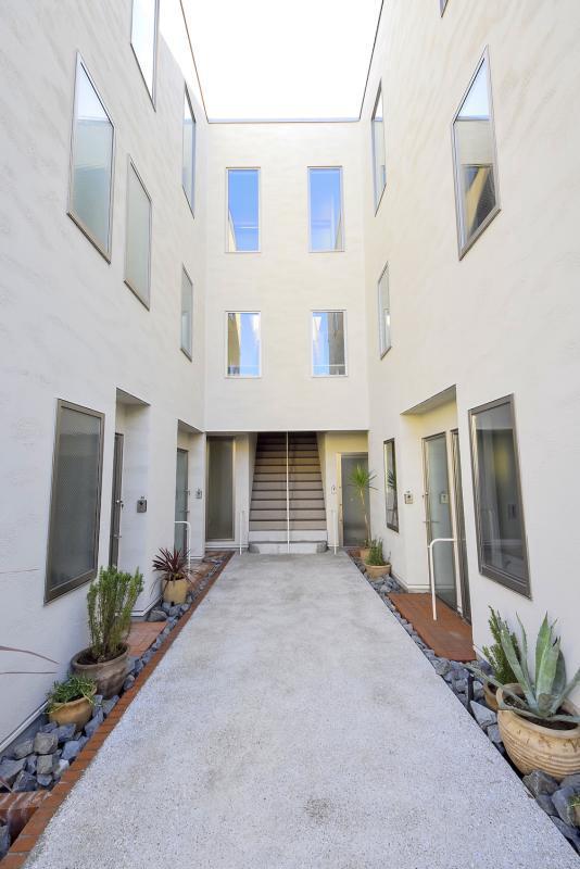 中野弥生町テラス1階 エントランス