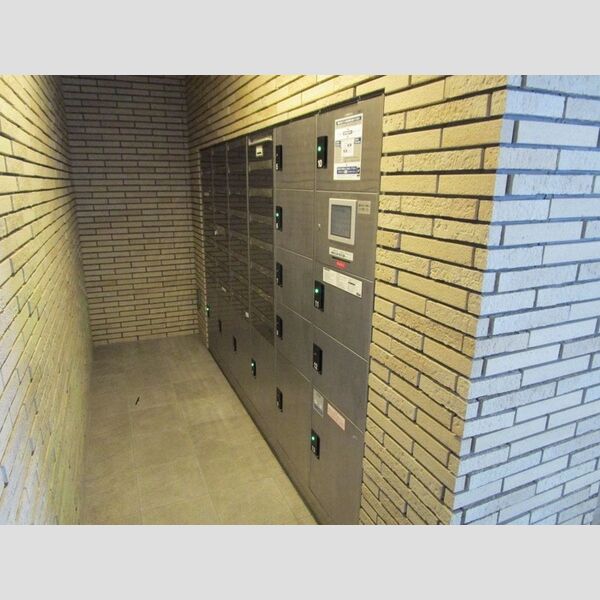 クレアガーデン306号室 宅配ボックス