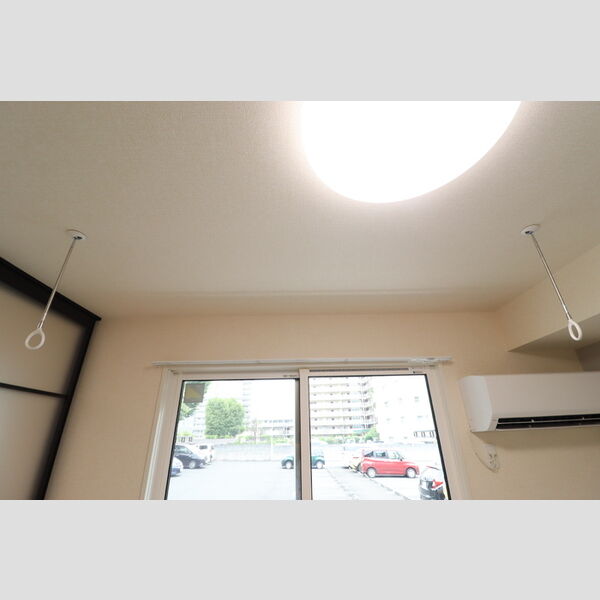 NKガーデン106号室 室内物干し