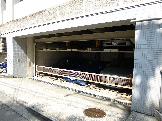 Ｋ＆Ｗガーデン 駐車場