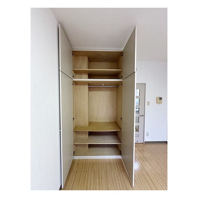 ソレイユ藤が丘102号室 たっぷり収納