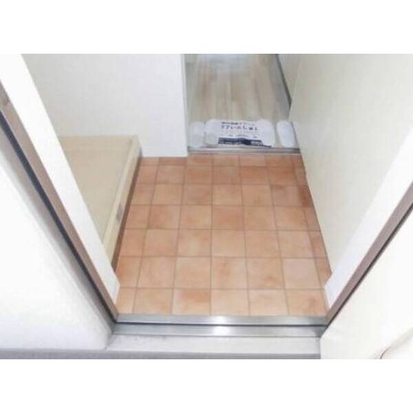 メゾン・ド・セヴェールNO.2 玄関