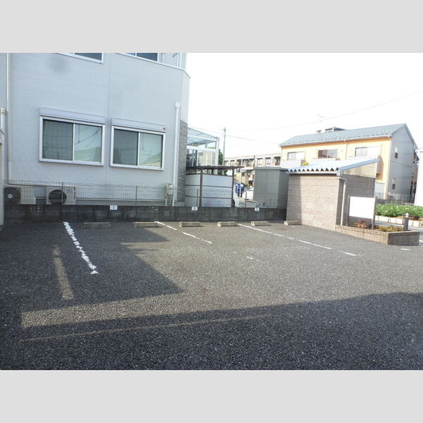 プランドール 駐車場