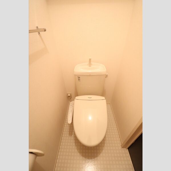 エミナンスⅡ201号室 温水洗浄暖房便座