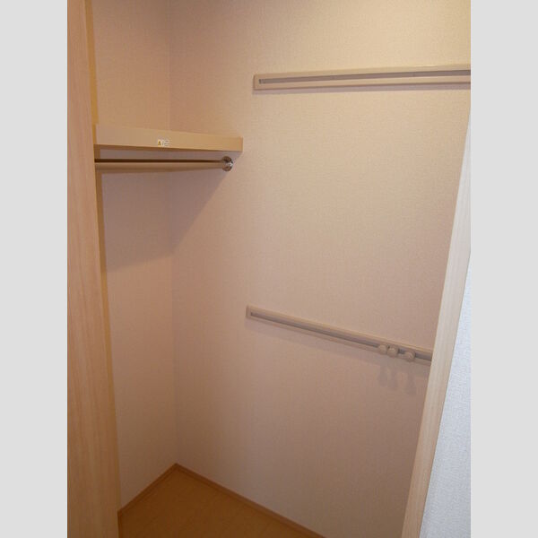 ラ・グラシューズ　A 収納