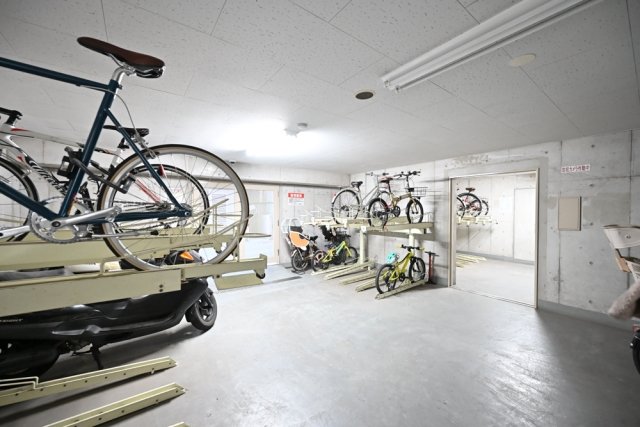 グラーサ銀座イースト5階 駐輪場