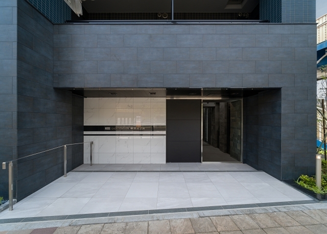 ガーラ・ステーション横浜三ツ沢 エントランス