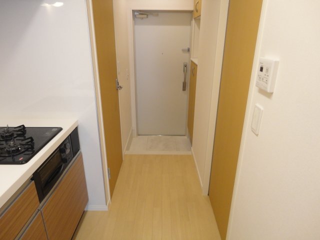 Ｐｒｉｍｅ　Ｃｏｕｒｔ・川口（プライムコート・川口） キッチン～玄関