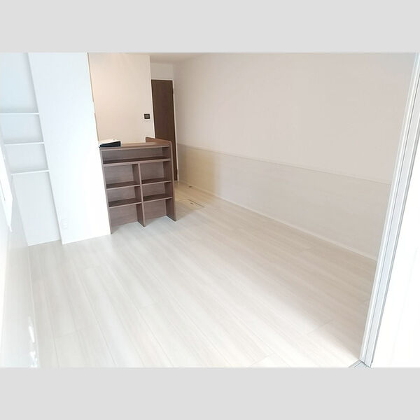 ロイジェント加美平105号室 LDK10.2帖