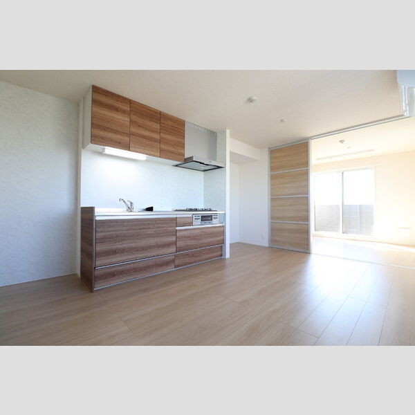 アベニール大倉山203号室 LDK10.6帖