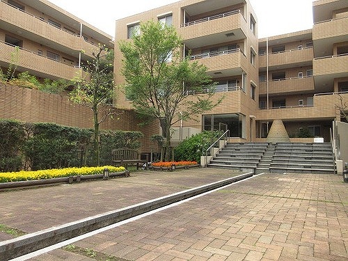 マスターズガーデン世田谷桜 エントランス　※前回募集時2025年4月撮影