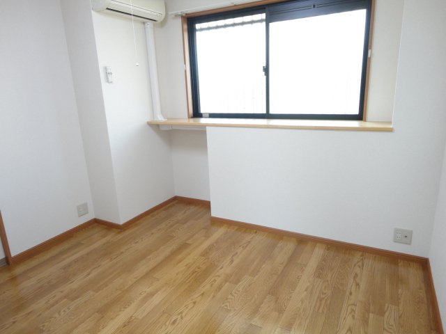 Ｍａｊｅｓｔａ　Ｖｉｌｌａ（マジェスタヴィラ）101号室 洋室５．３帖