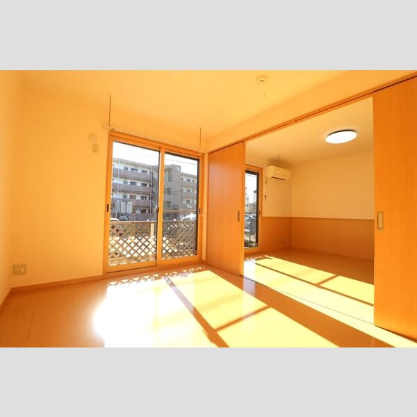 サングランデ101号室 洋室6帖からLDK