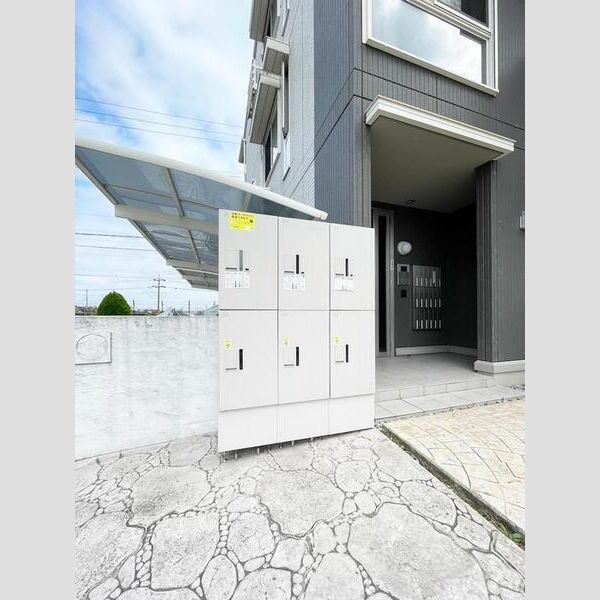 ヘリオス吉川美南　アレス 宅配ボックス