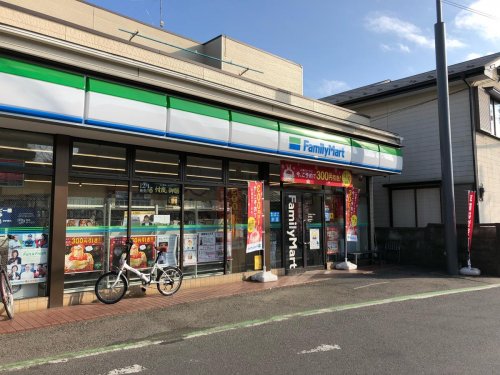 北秋津物件 【コンビニエンスストア】ファミリーマート 松戸橋店まで1014ｍ
