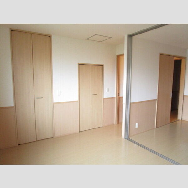 メゾン　ド　SATOMI　A棟101号室 2F東側洋室