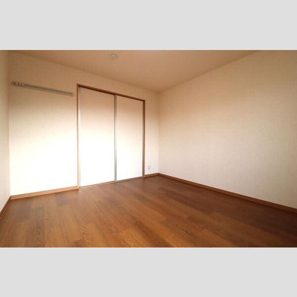 ロイヤルガーデン　B201号室 洋室7帖