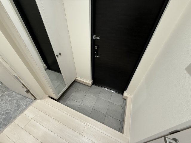 Ｍｉｌｅｓｔｏｎｅ　Ｓａｓａｚｕｋａ0103号室 玄関