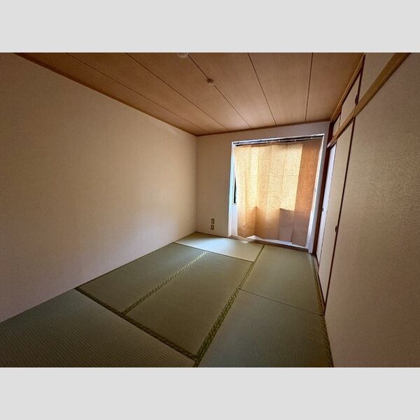 ヴェラクレスト　弐番館102号室 和室