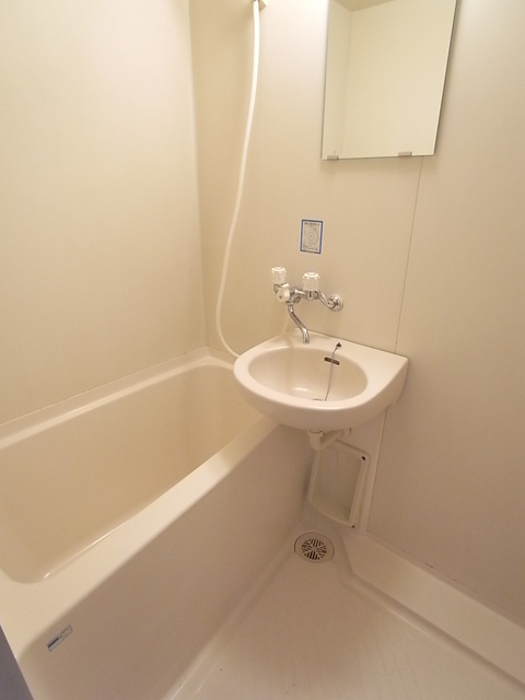 ベルジェ世田谷区役所前 バス