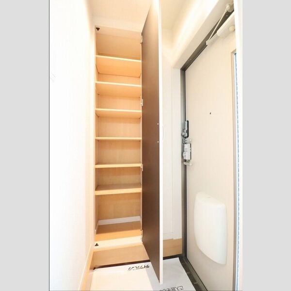 HOUSEしゅんざん101号室 シューズボックス