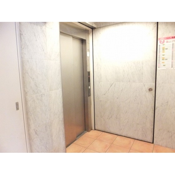 ユニロイヤル九段南 エレベーター