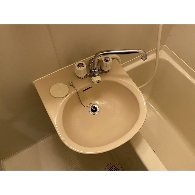 ＣＲＥＳＣＥＮＴ　ＭＯＴＯＮＥＳ 内観