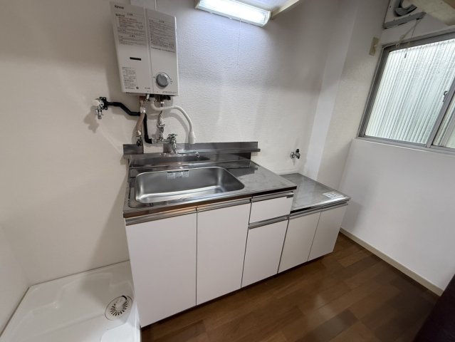 昭栄ホームズＡ棟0102号室 キッチン