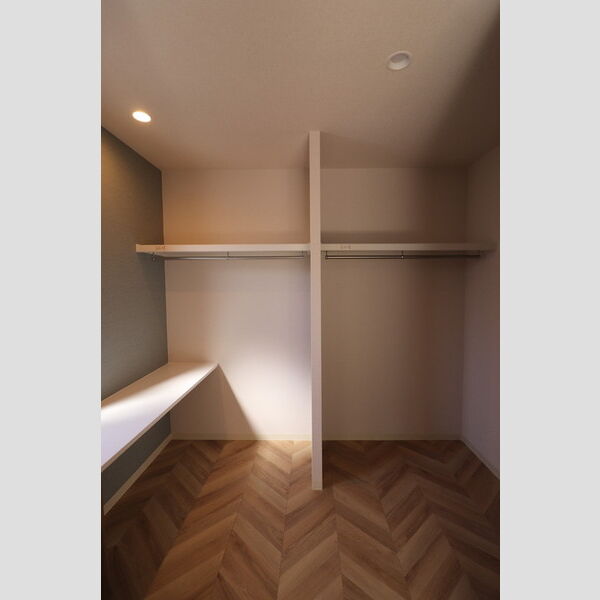 ハイカムール駒形202号室 ワークスペース