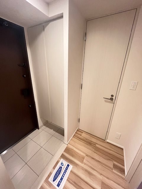 ＯＮＥ ＲＯＯＦ ＲＥＳＩＤＥＮＣＥ ＡＳＡＫＵＳＡＢＡＳＨＩ5階 玄関