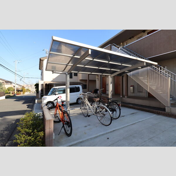 フェリーチェ湘南201号室 駐輪場