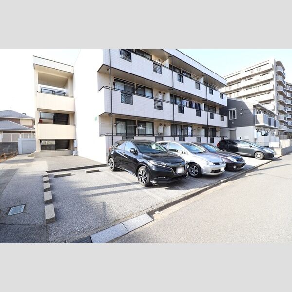 サンパレス薬円台 駐車場