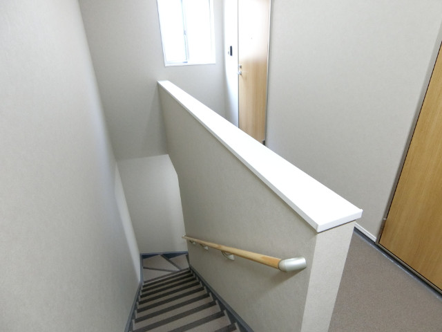 ミニマあさの1階 階段