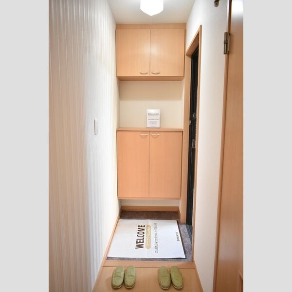 ルミエール　参番館 玄関