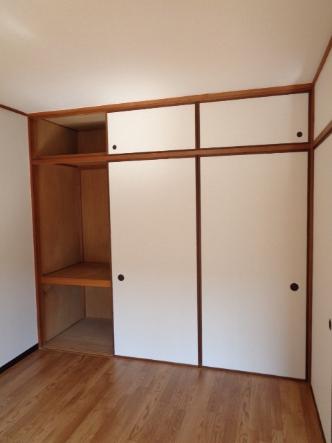 クレール二俣川0105号室 洋室２ 収納　※現況優先