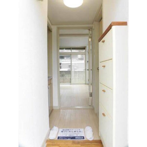 ジュネパレスシオン0101号室 玄関