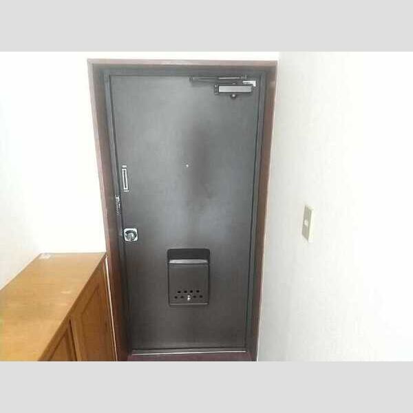 グリーンハイム桜塚 玄関