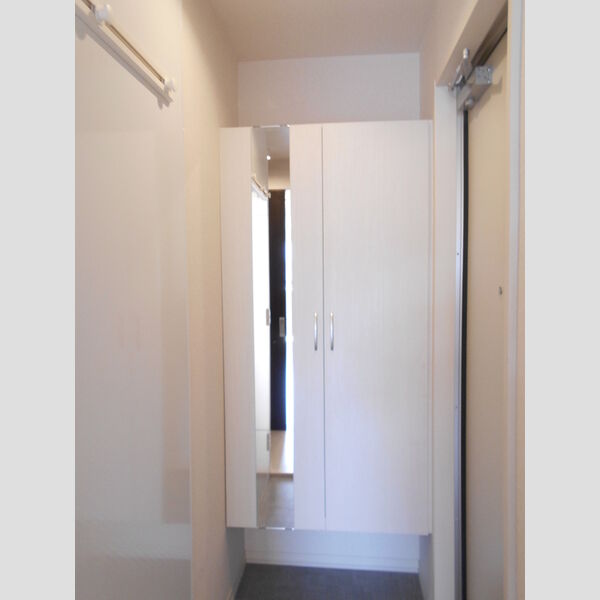 コリーヌ205号室 玄関