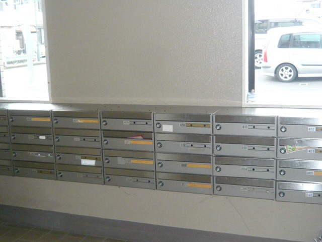 クレセントハイツ0209号室 集合ポスト